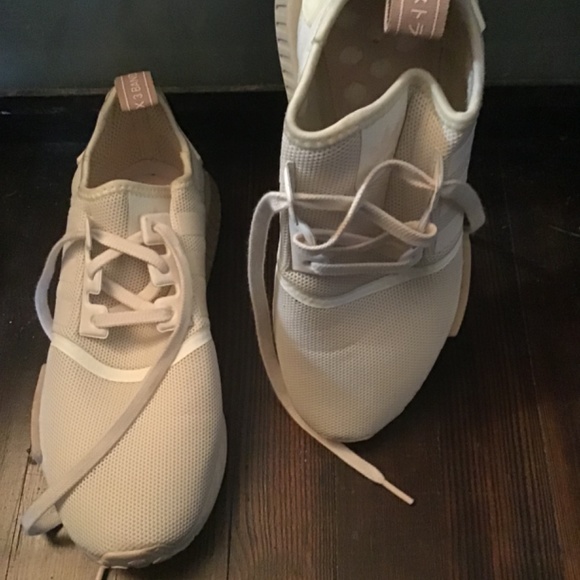 Adidas sneakers size 9.5 - Picture 4 of 5